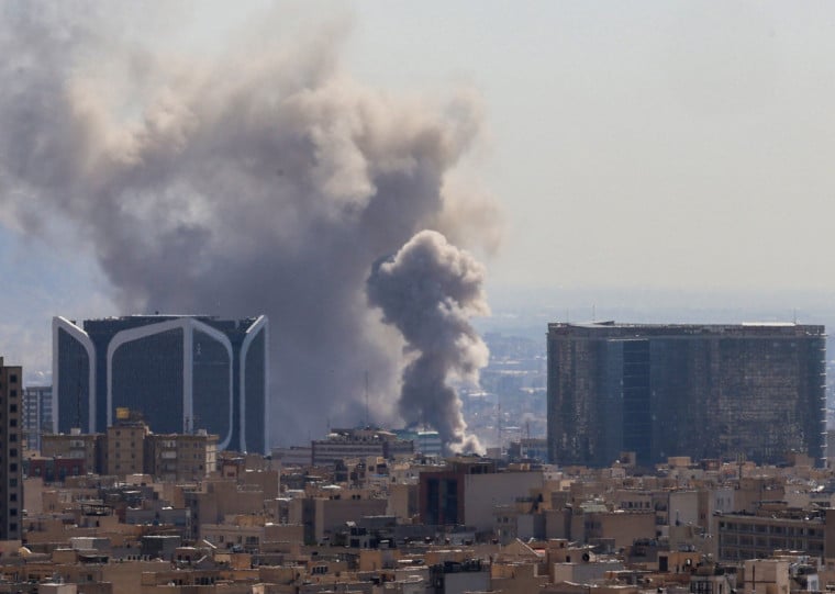 Irã é alvo de bombardeios feitos em conjunto pelos Estados Unidos e Israel 