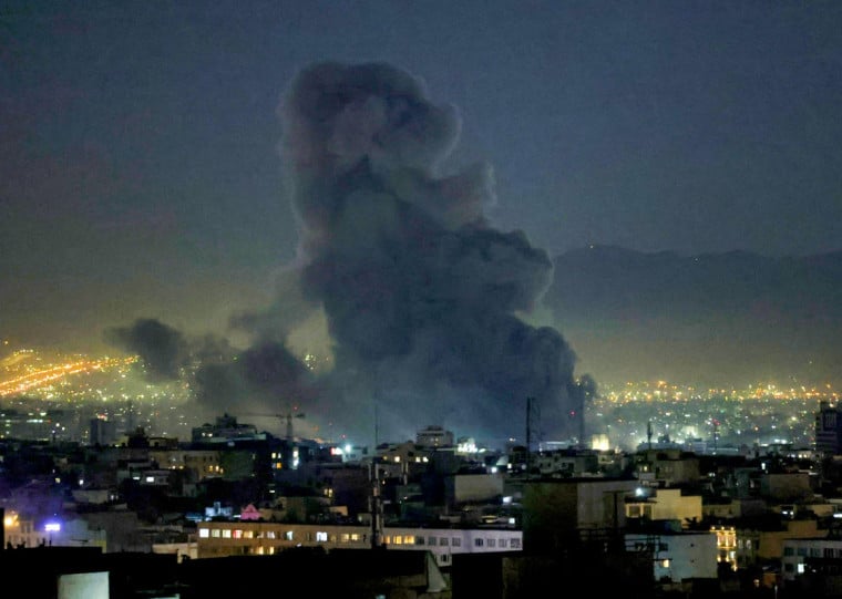 Teerã foi atingida por mísseis israelenses no decorrer deste domingo 
