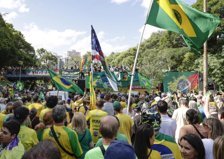 Manifestação tinha como tema críticas a ministros do STF e ao governo Lula (PT)