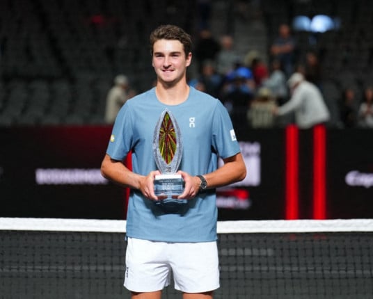 João Fonseca é campeão de torneio-exibição com prêmio de US$ 1 milhão