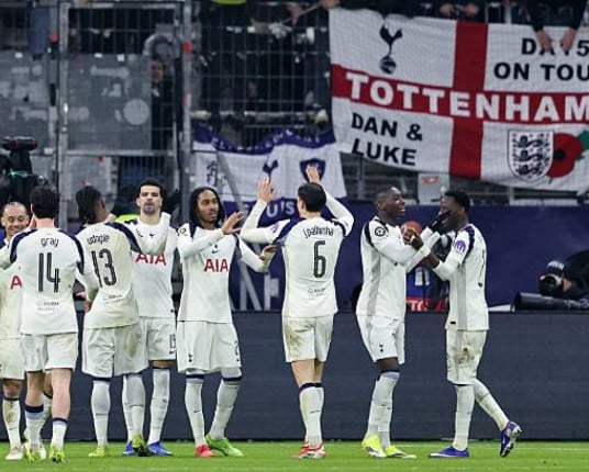 Uefa pune Tottenham com multa e sem torcida visitante por racismo na Champions League