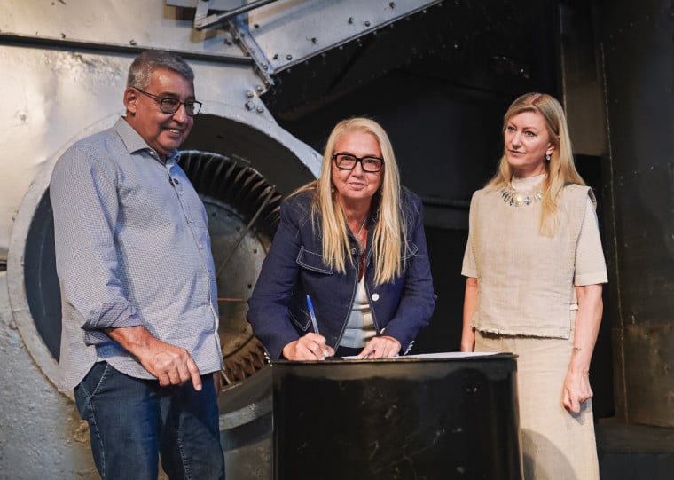  O ato ocorreu no Instituto Caldeira, onde fica a sede da pasta, com a presença da vice-prefeita, Betina Worm, secretários municipais, vereadores e deputados