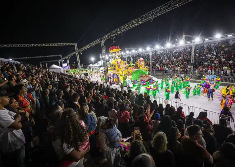 Carnaval de Porto Alegre registrou 50 mil pessoas nas arquibancadas
