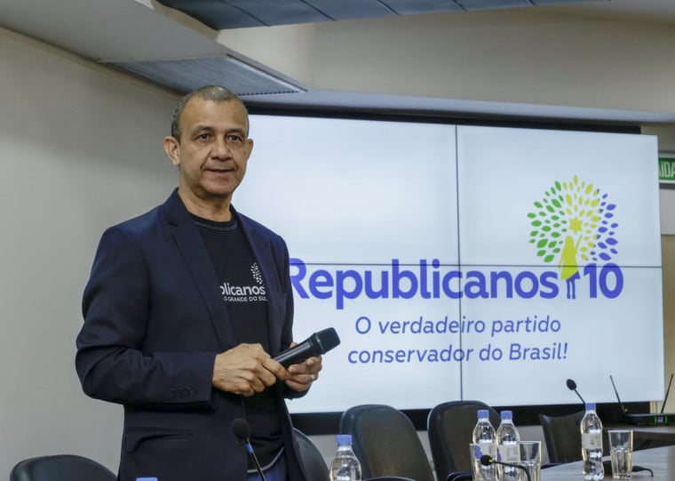 Carlos Gomes - presidente estadual do partido Republicanos - ato de apoio à pré-candidatura do deputado federal Luciano Zucco (PL) a governador - política