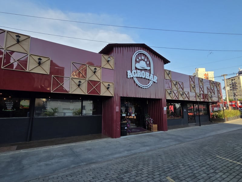 O bar est&aacute; localizado na esquina da avenida Brasil com a rua Dona Alzira, na Zona Norte da Capital<br />Foto: DENER PEDRO/ESPECIAL/JC