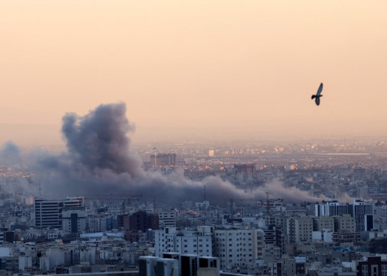 Funcionários do governo americano e suas famílias deixarão os Emirados Árabes Unidos, Catar, Kuwait, Bahrein, Iraque e Jordânia