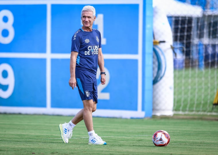 Luís Castro dará início à preparação para o duelo decisivo do Estadual 