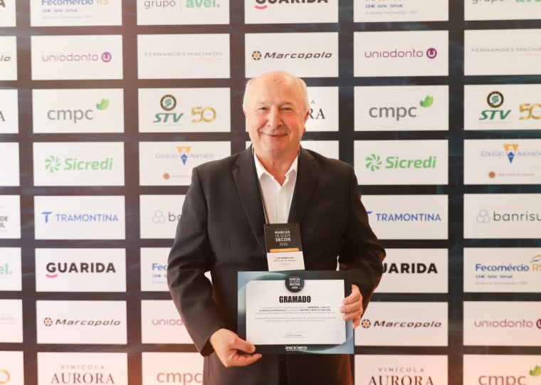 Vice-prefeito de Gramado, Luia Barbacovi, recebeu o pr&ecirc;mio 