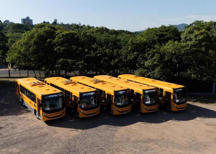 Coletivos, que custaram R$ 4,2 milhões, já foram integrados ao sistema público