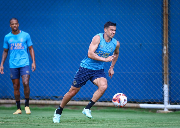 Balbuena reforça o leque de opções defensivas de Luís Castro