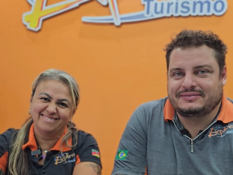 Lisiane Silva e Uliam Machado s&atilde;o s&oacute;cios na Uni Explorer Turismo <br />Foto: NATHAN LEMOS/JC