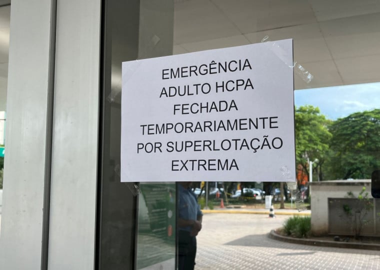 A superlotação, que vem sendo registrada há vários dias, acarretou a suspensão de procedimentos cirúrgicos eletivos hoje e também impactou a lotação das demais áreas do hospital