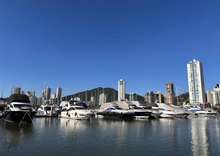 Com início das operações em 2016, a Marina Itajaí está localizada no centro de Itajaí