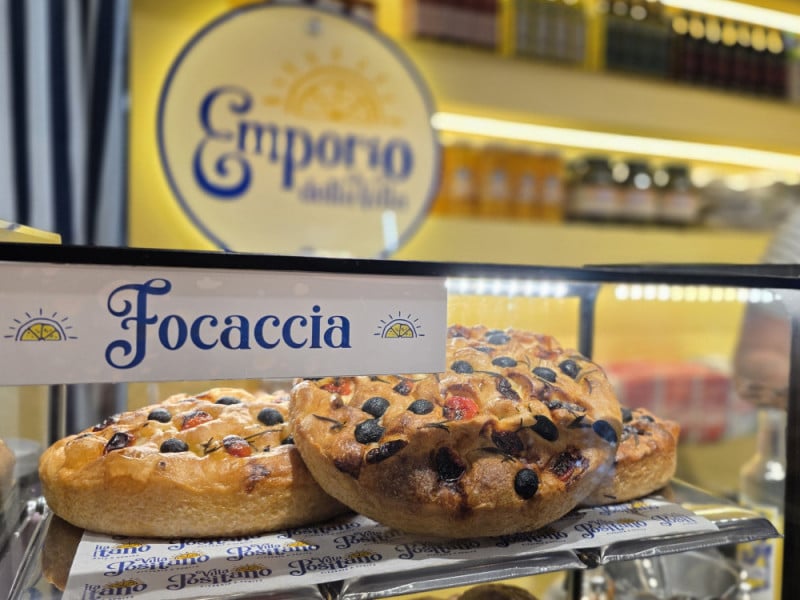 O emp&oacute;rio com produtos usados nas pizzas e outros itens, como focaccias, &eacute; novidade do neg&oacute;cio<br />Foto: ISADORA JACOBY/ESPECIAL/JC