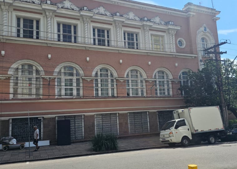 Fogo atingiu a sauna da Associação Leopoldina Juvenil localizada no bairro Moinhos de Vento