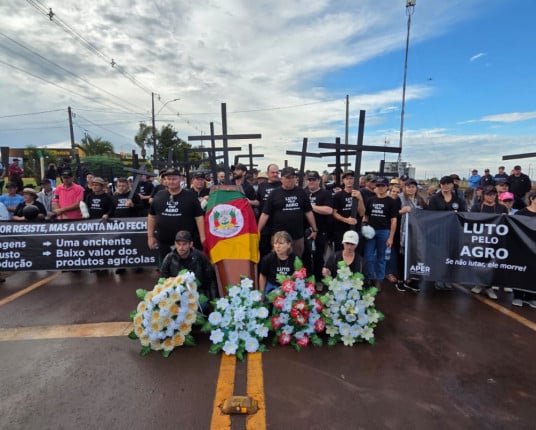 Protesto de produtores marca abertura da Expodireto Cotrijal