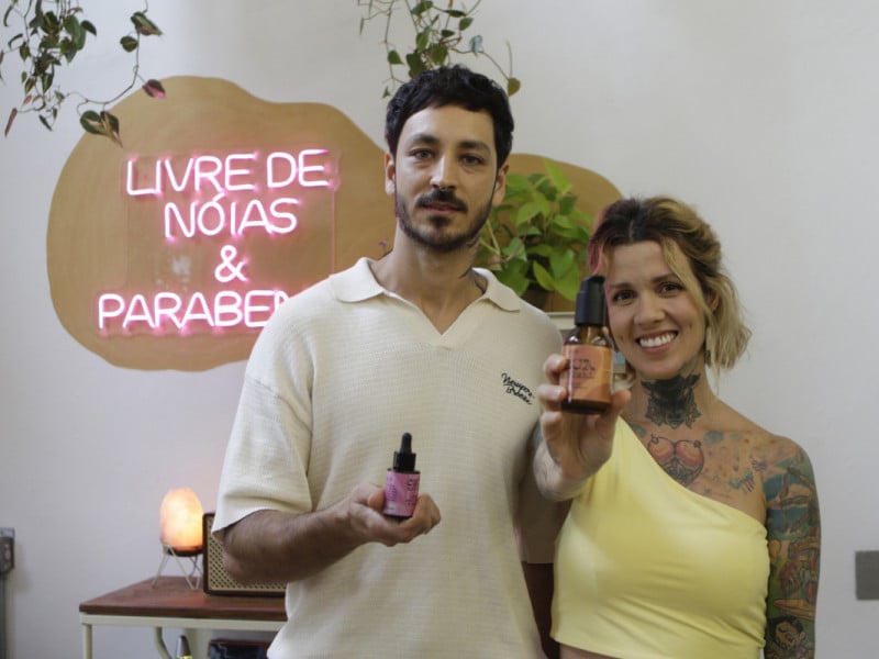 Mauro Tarragoa e Fernanda Griebler est&atilde;o &agrave; frente do sal&atilde;o Crua<br />Foto: FABIOLA CORREA/JC