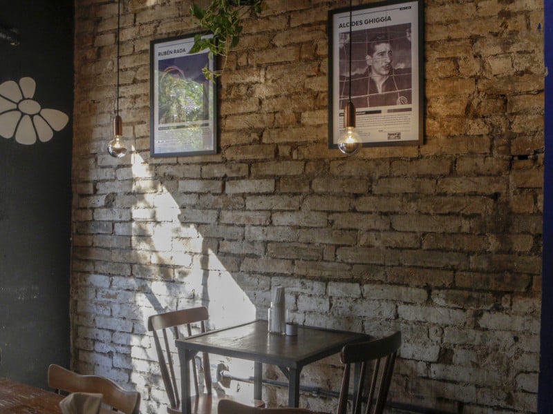 Somando as reformas, o bar disp&otilde;e de 30 lugares a mais para acomodar a clientela<br />Foto: FABIOLA CORREA/JC