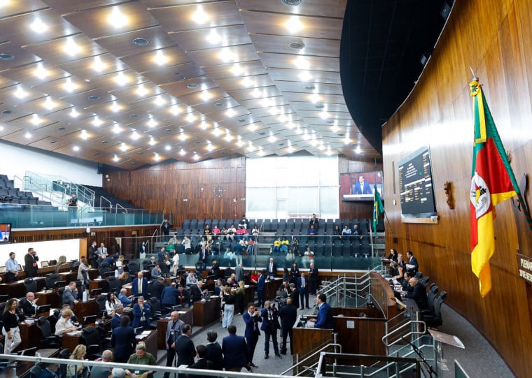 Parlamentares acolheram 15 matérias propostas por diversos deputados