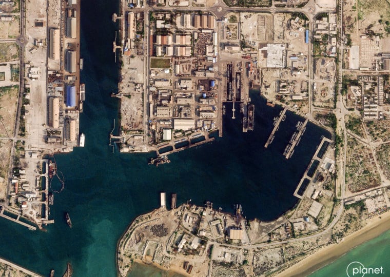 Estreito fica ao lado da costa iraniana por onde passa 20% da produção mundial de petróleo e gás