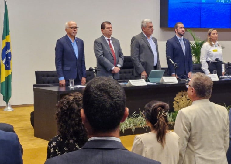 Sebastião Melo abriu, em Brasília, o seminário "Subfinanciamento e precarização dos serviços nos municípios"