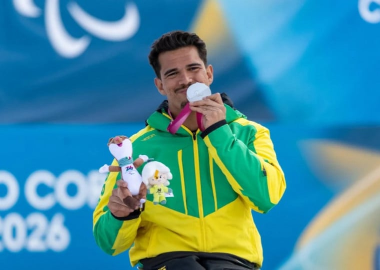 Cristian Ribera ficou com a prata na prova de sprint sentado do esqui cross-country