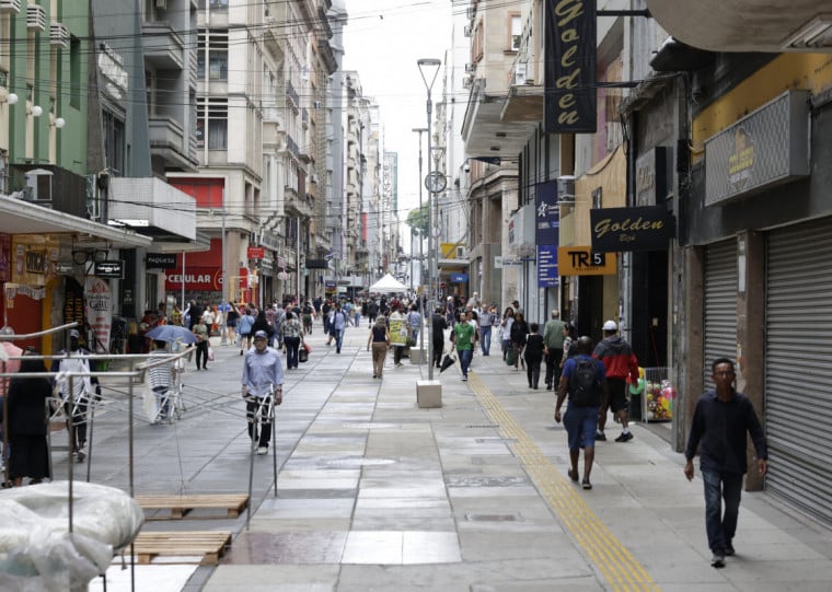 Em março, o País teve 2,5 milhões de contratações e 2,2 milhões de desligamentos