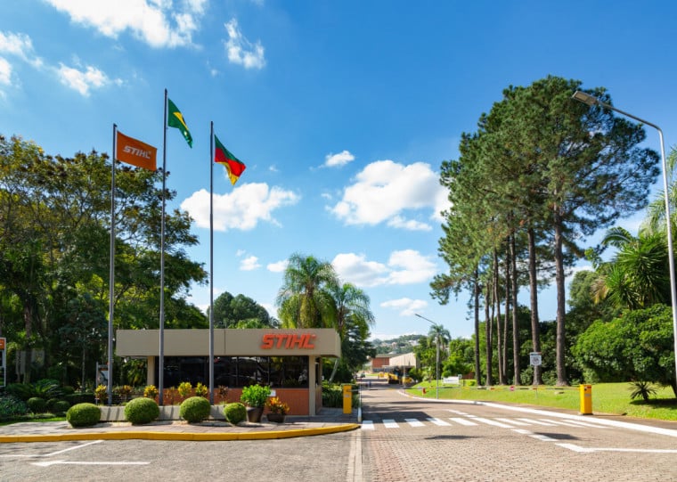 Em 1973, a Stihl iniciou sua produção fora da Alemanha, e o lugar escolhido foi São Leopoldo, onde permanece desde 1975