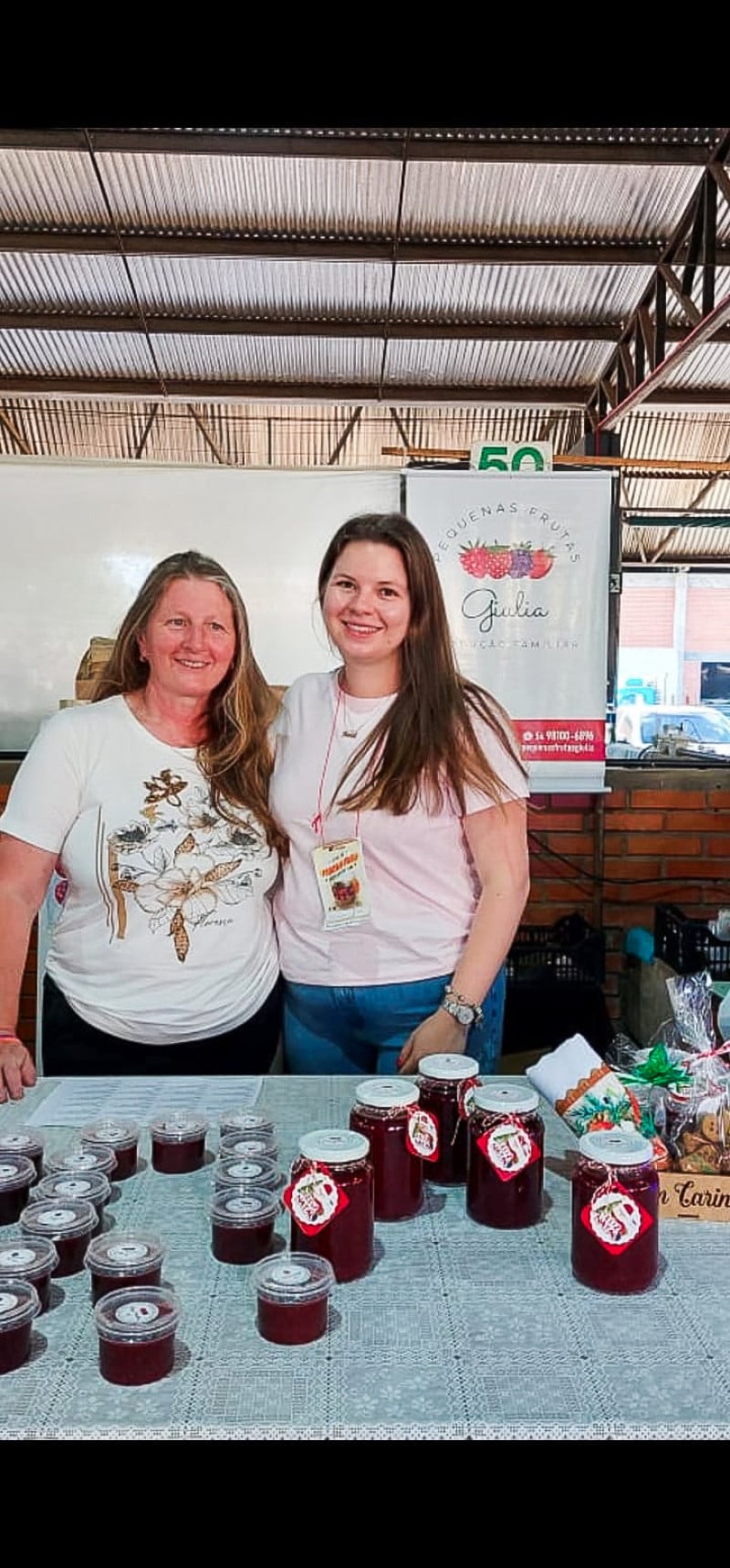 No sítio de nove hectares, a família dedica meio hectare para a produção das pequenas frutas 