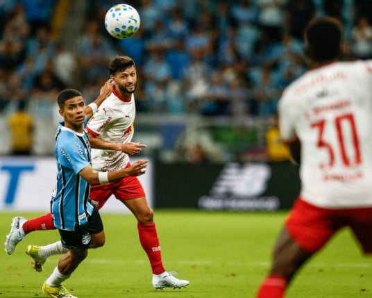Grêmio sai na frente na Arena, mas cede empate para o Bragantino