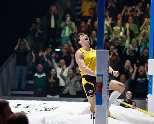 Armand Duplantis quebra o recorde mundial do salto com vara pela 15ª vez com 6,31m