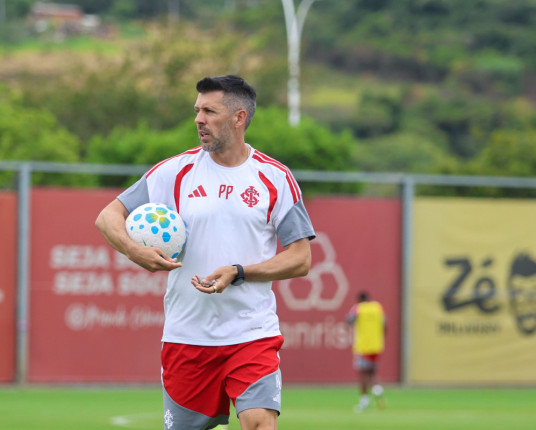 Sem Pezzolano, Inter recebe o Bahia no Beira-Rio