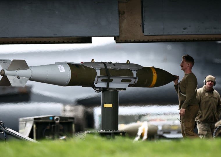 Exército israelense afirmou que a instalação atacada no Irã fazia parte do programa nuclear do país