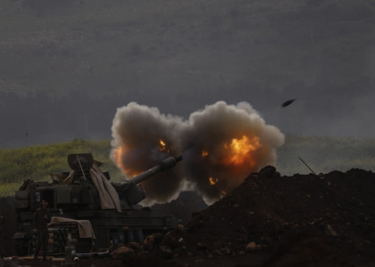 Neste s&aacute;bado, artilharia israelense atacou alvos no L&iacute;bano