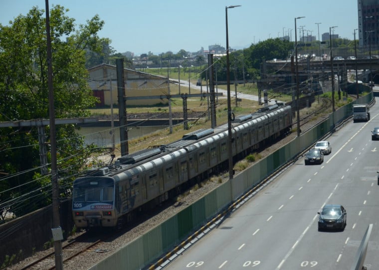 Trens irão circular apenas no trecho Mercado - Mathias Velho