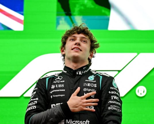 Antonelli vence pela 1ª vez na F1 e Bortoleto sequer larga no GP da China