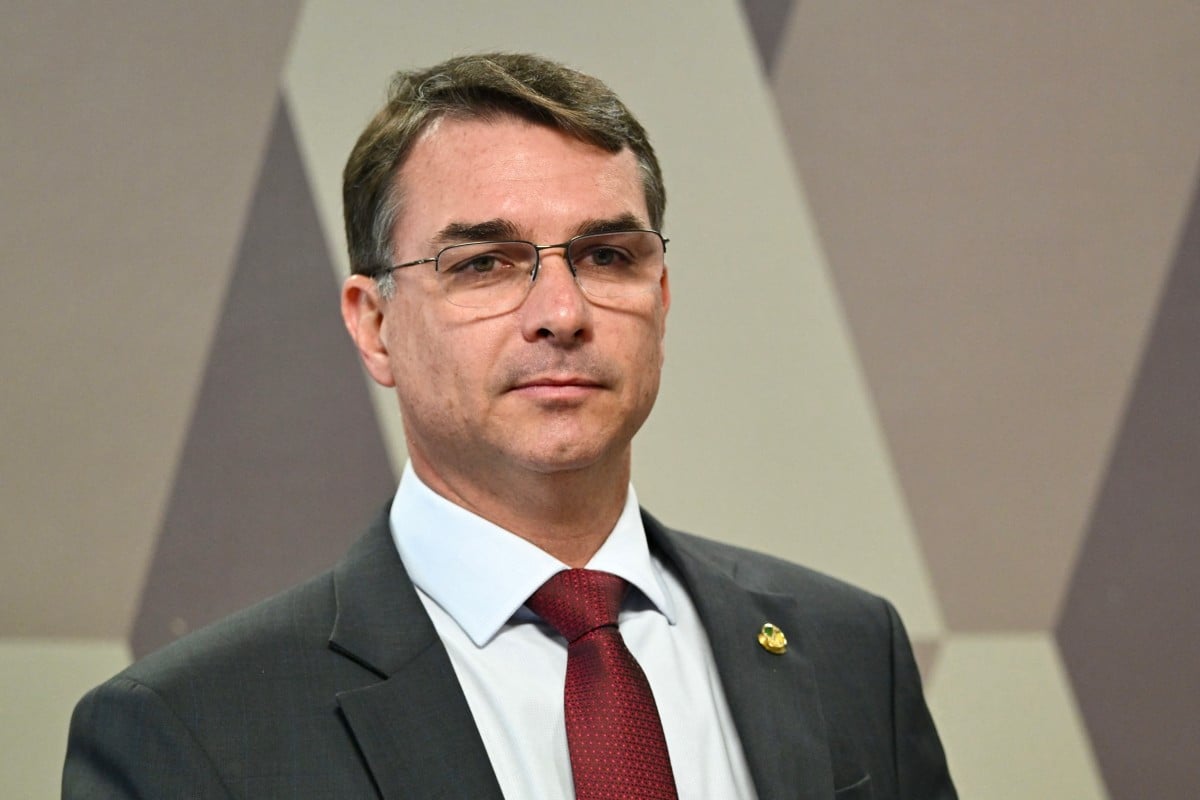 Flávio Bolsonaro é desaprovado por 52% e aprovado por 41,8%, aponta Atlas/Bloomberg