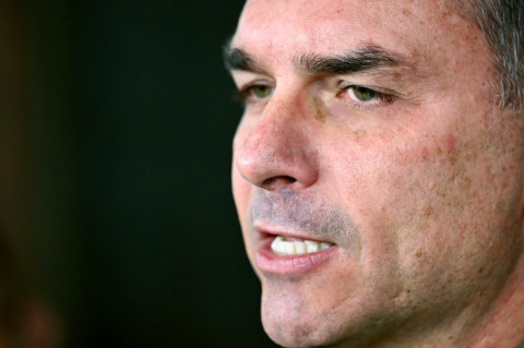 Pré-campanha de Flávio Bolsonaro aciona STF após fala de Lula sobre enforcamento de traidores