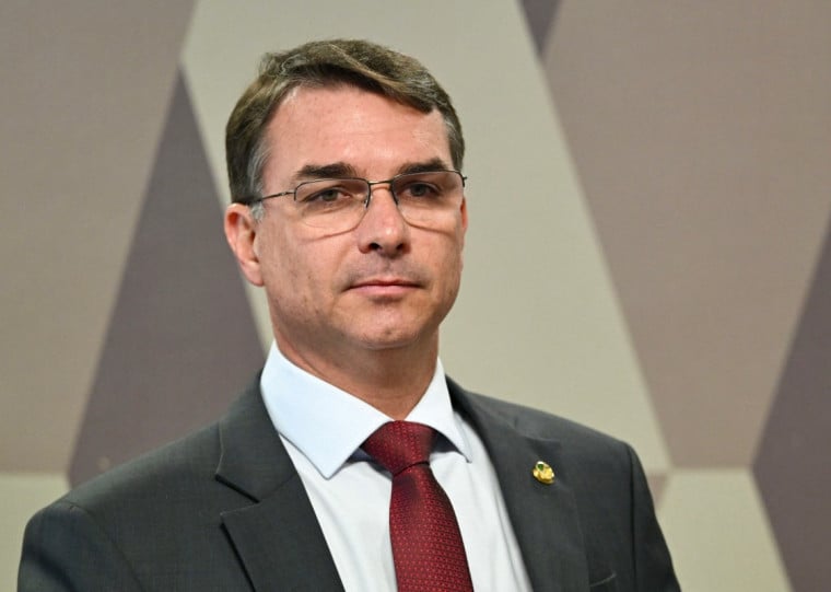 Senador vinha se posicionado contra a reeleição