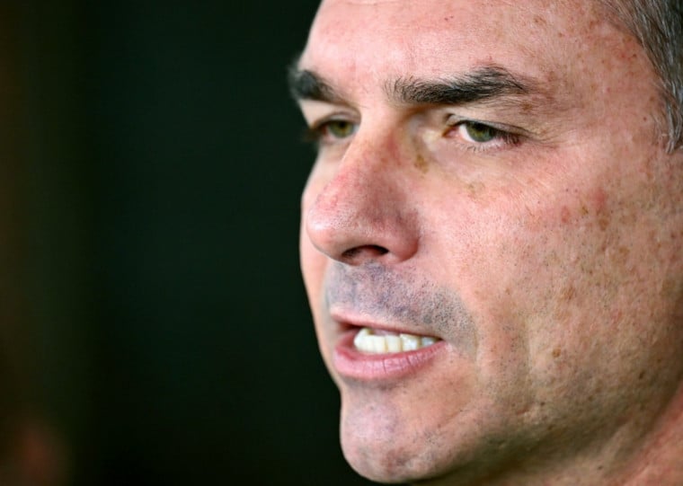 "Já disse algumas vezes e repito, cada um tem o seu tempo e a sua forma de ajudar", escreveu Flávio