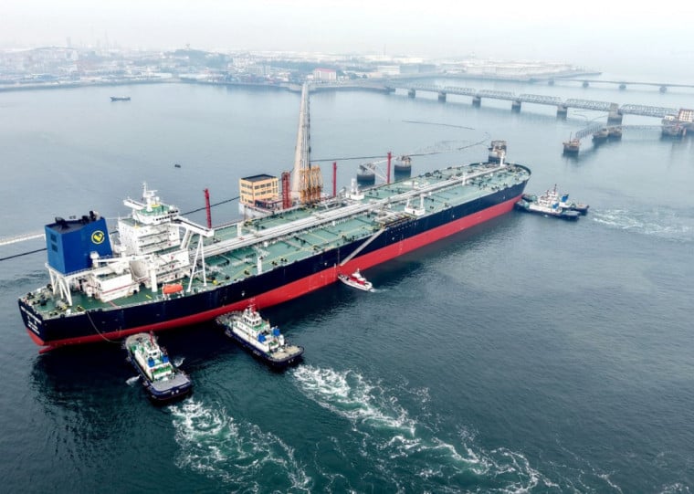 Barril de petróleo Brent, referência internacional, subiu 2,5%, para US$ 105,70