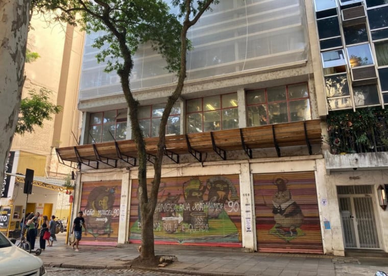 Estrutura de 16 andares localizada nos números 680 e 686 da rua dos Andradas será transformada em prédio residencial 