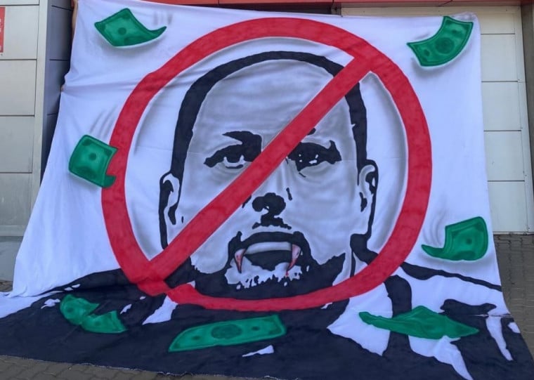 Presidente Alessandro Barcellos é o principal alvo das manifestações