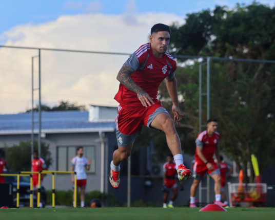 Inter vai até a Vila Belmiro para tentar sair da lanterna do Brasileirão
