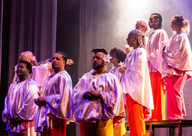 ‘Brilhante: Nega Lu em Musical’ celebra as múltiplas dimensões da bailarina, cantora, carnavalesca e ícone da vida noturna underground de Porto Alegre