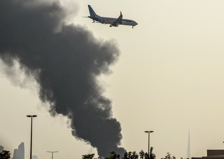  Irã também atingiu um depósito de petróleo em Fujairah, nos Emirados Árabes
