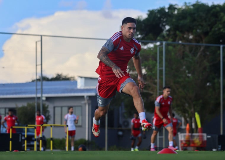 Villagra pode ser a novidade no meio-campo na Baixada Santista