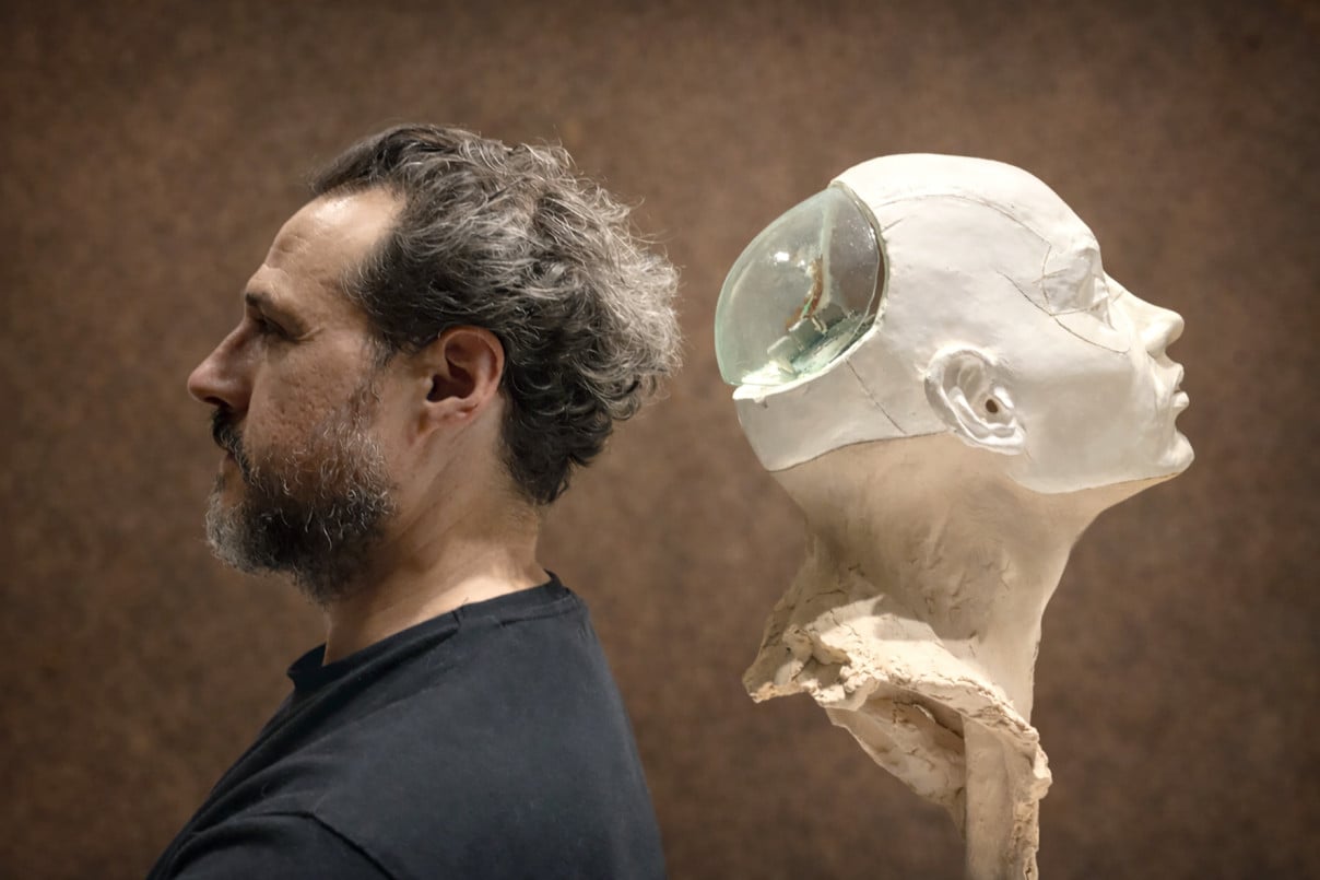 Artista abre a temporada 2026 da série de bate-papos 'Roda de Cultura' do Hotel Praça da Matriz   