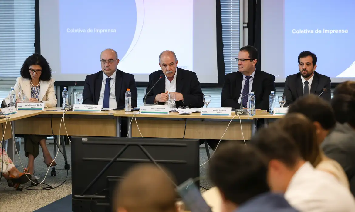 Lançado em agosto de 2025, o Brasil Soberano foi um pacote de financiamento destinado a empresas exportadoras impactadas pelo tarifaço