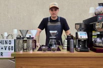 João Fernando Junior concilia a docência com a operação da cafeteria móvel